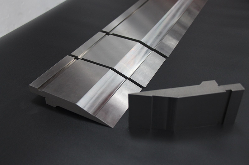 折彎機(jī)尖刀模