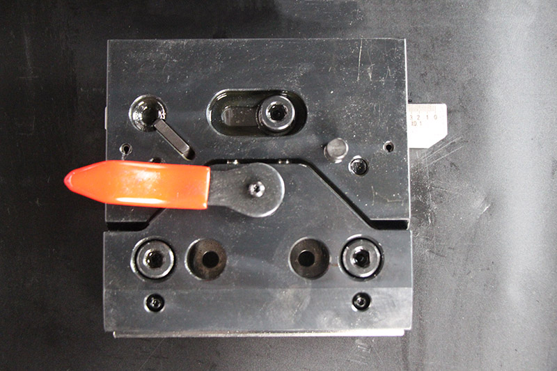 折彎機(jī)模具夾板