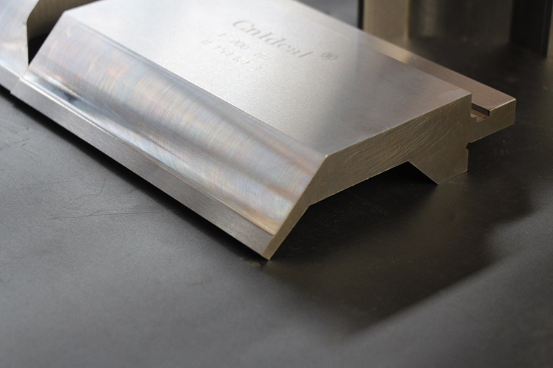 數(shù)控折彎機上模具